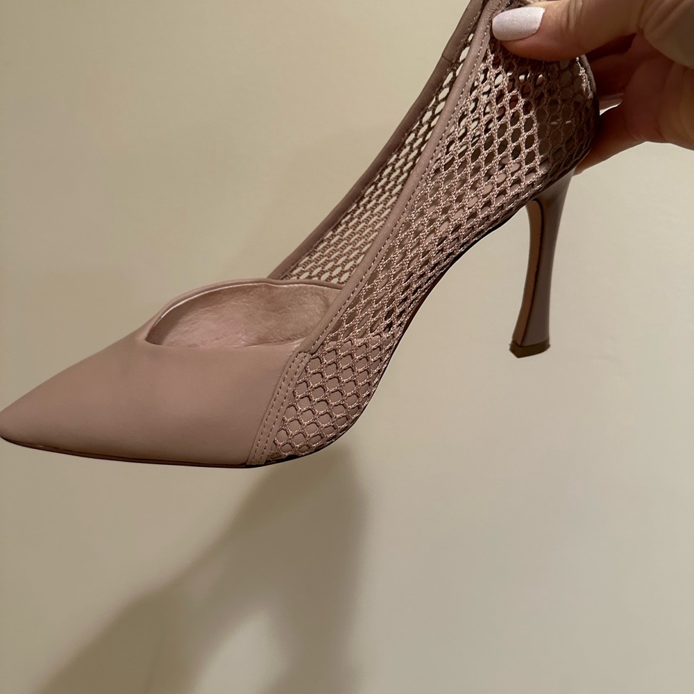 Elegant Mesh Slingback Heels - Dusty rose. 
Size 9, running small.
